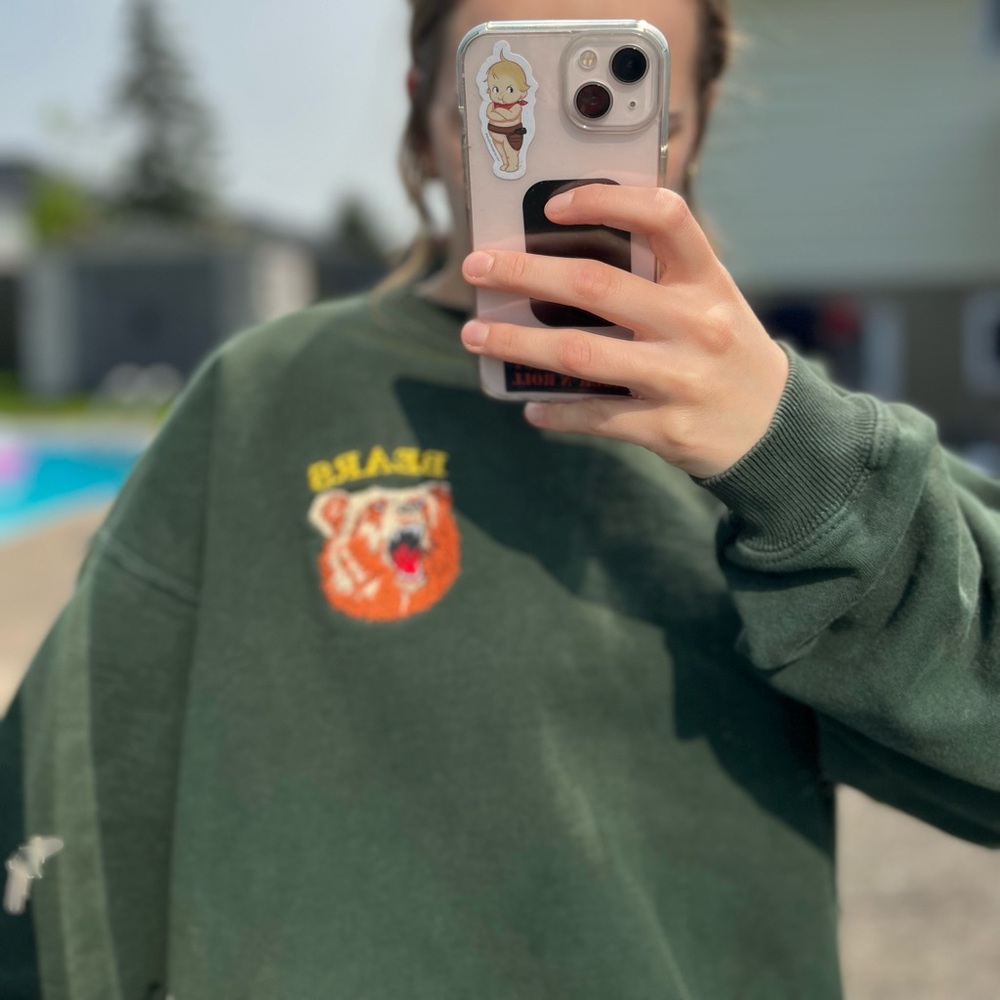 Dark green vintage crewneck